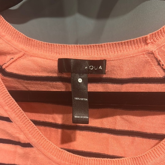 🧡💙 Aqua Fitted Coral & Navy Striped Sweatshirt
Size Medium - Picture 2 of 4